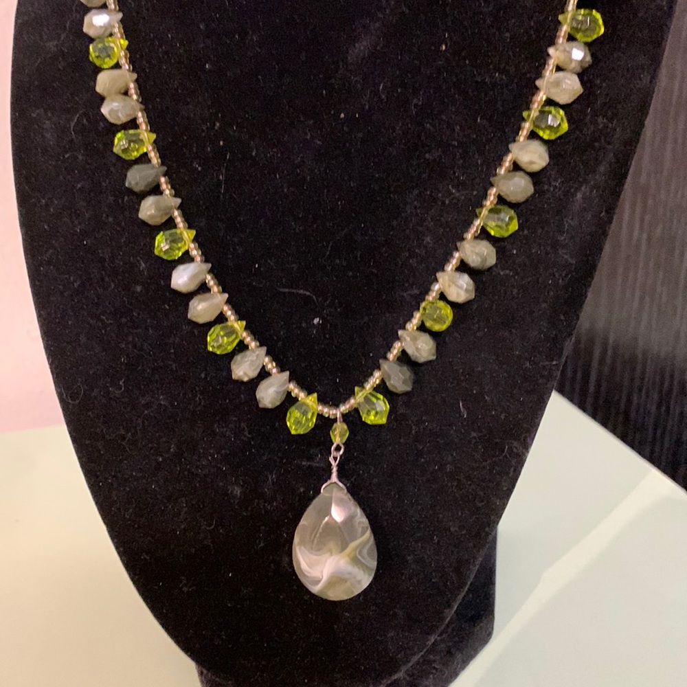 Beautiful vintage necklace, 20”